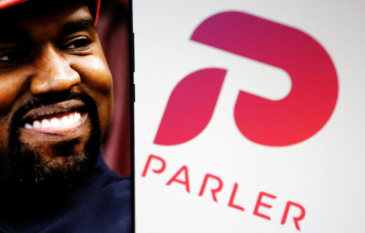 Kayne West comprará Parler. Foto: Reuters.
