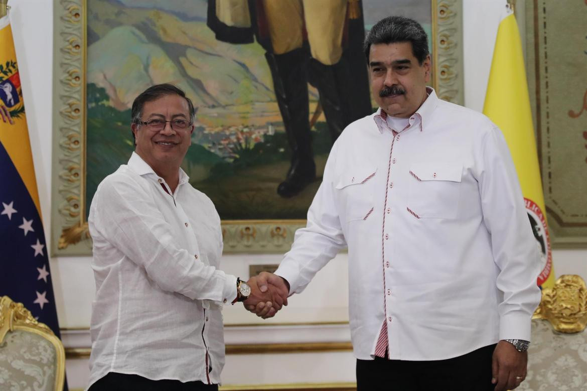 Gustavo Petro y Nicolás Maduro. Foto: EFE