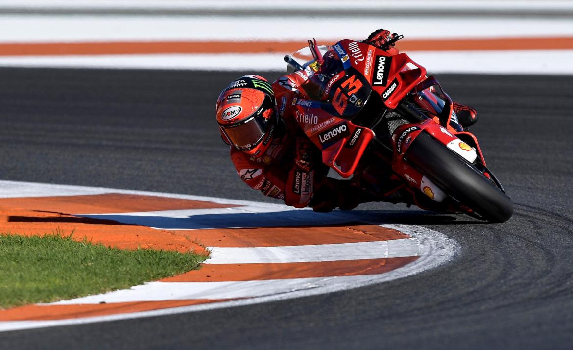 Francesco Bagnaia en Valencia; Moto GP. Foto: Reuters.