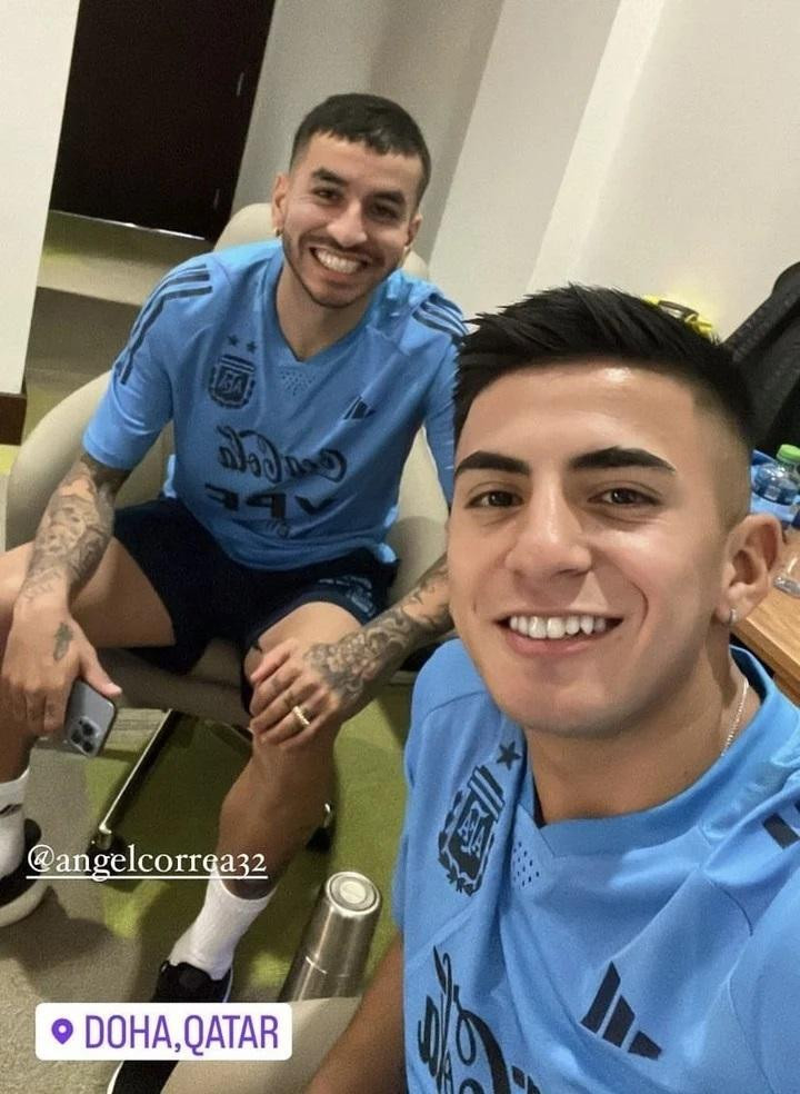Thiago Almada y Ángel Correa en Qatar. Foto: Instagram.