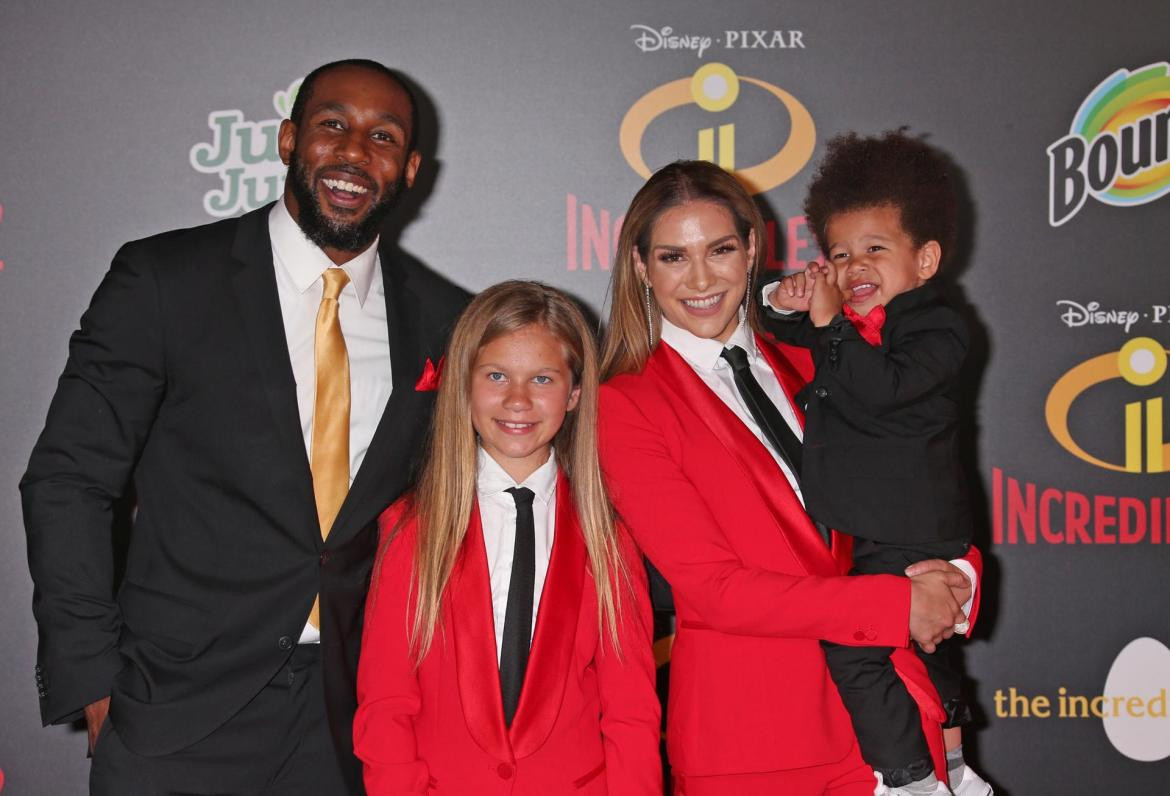 Fotografía del 5 de junio de 2018 donde aparece Boss posando junto a su esposa Allison Holker y sus hijos