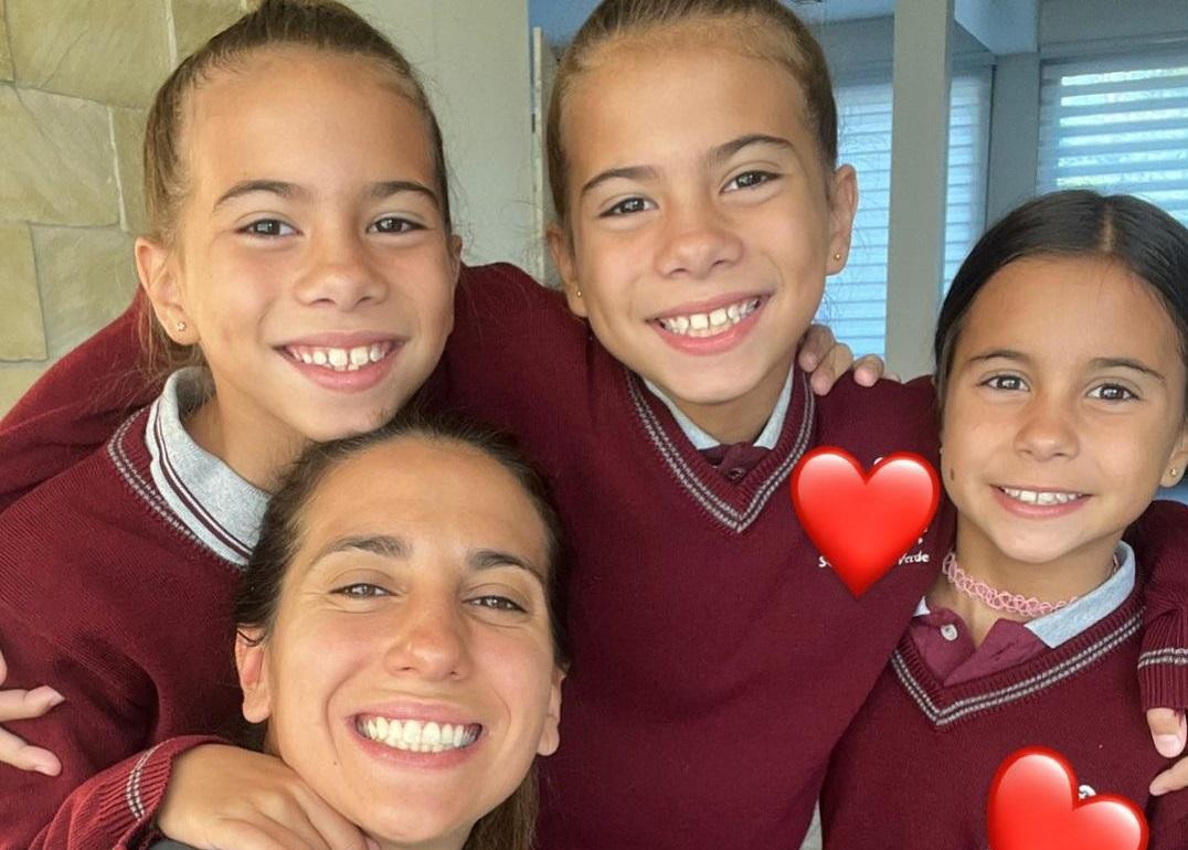 Cinthia Fernández con sus hijas Bella, Charis y Francesca. Foto: Instagram @cinthia_fernandez_.