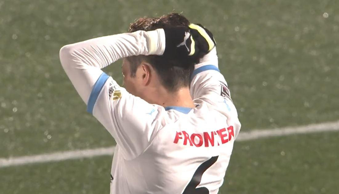 Insólito gol en contra en la liga de Japón. Foto: captura de pantalla.