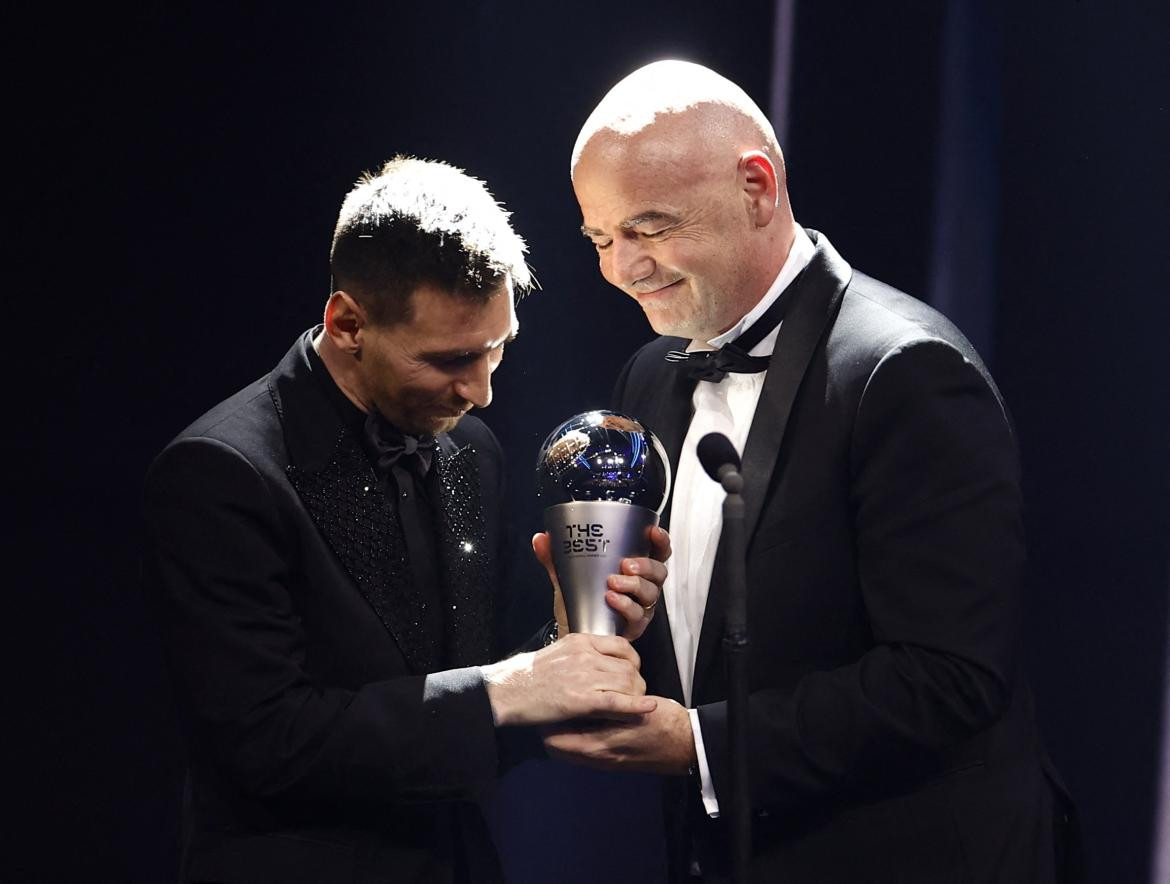 Lionel Messi y Gianni Infantino, premios The Best. Foto: Reuters.