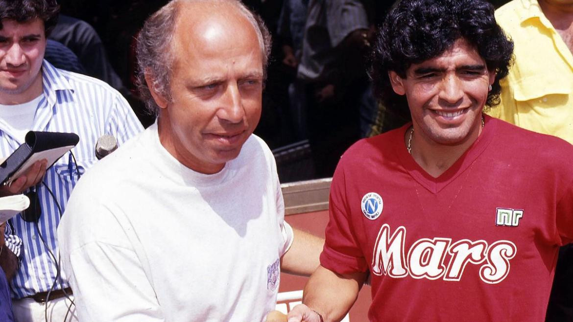 Ottavio Bianchi y Diego Maradona en el Napoli.