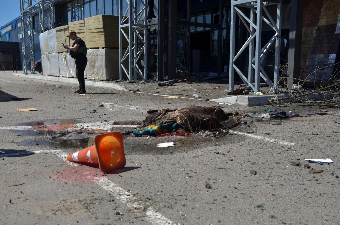 Ataque en Jersón, conflicto Rusia-Ucrania. Foto: Reuters.