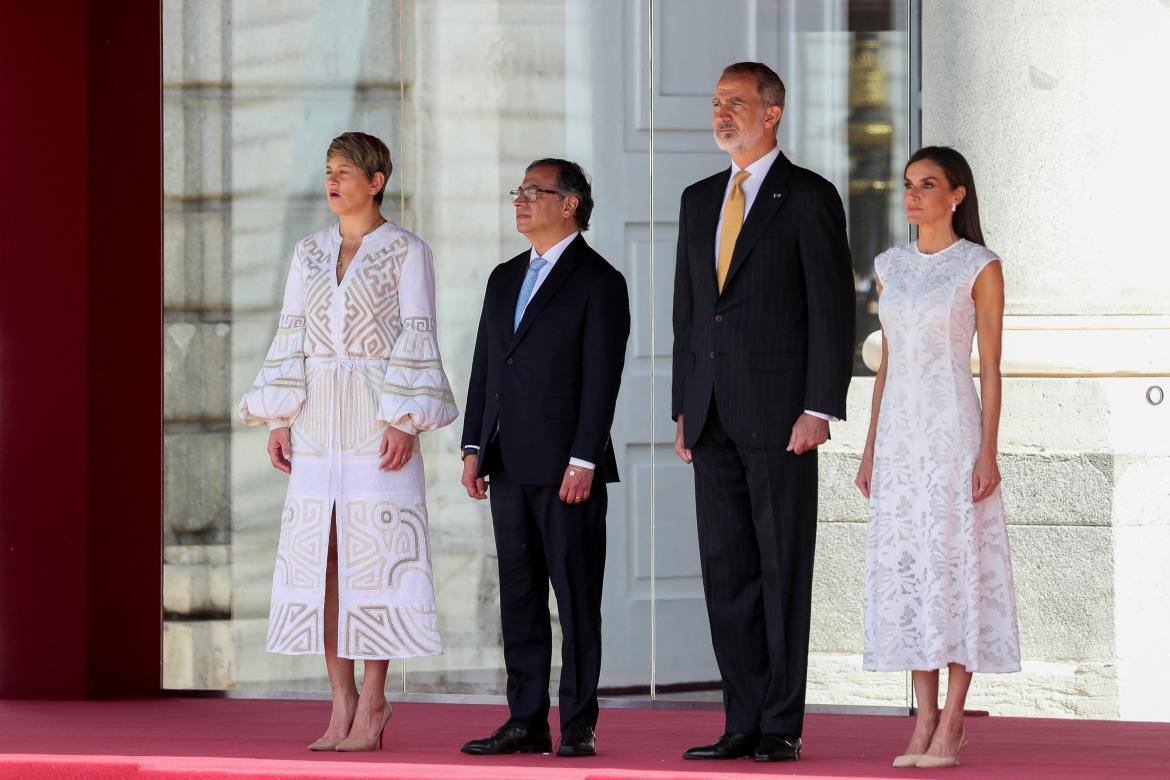 Verónica Alcocer, primera dama de colombia, Gustavo Petro, Rey Felipe VI y Reina Letizia. Foto: Reuters.
