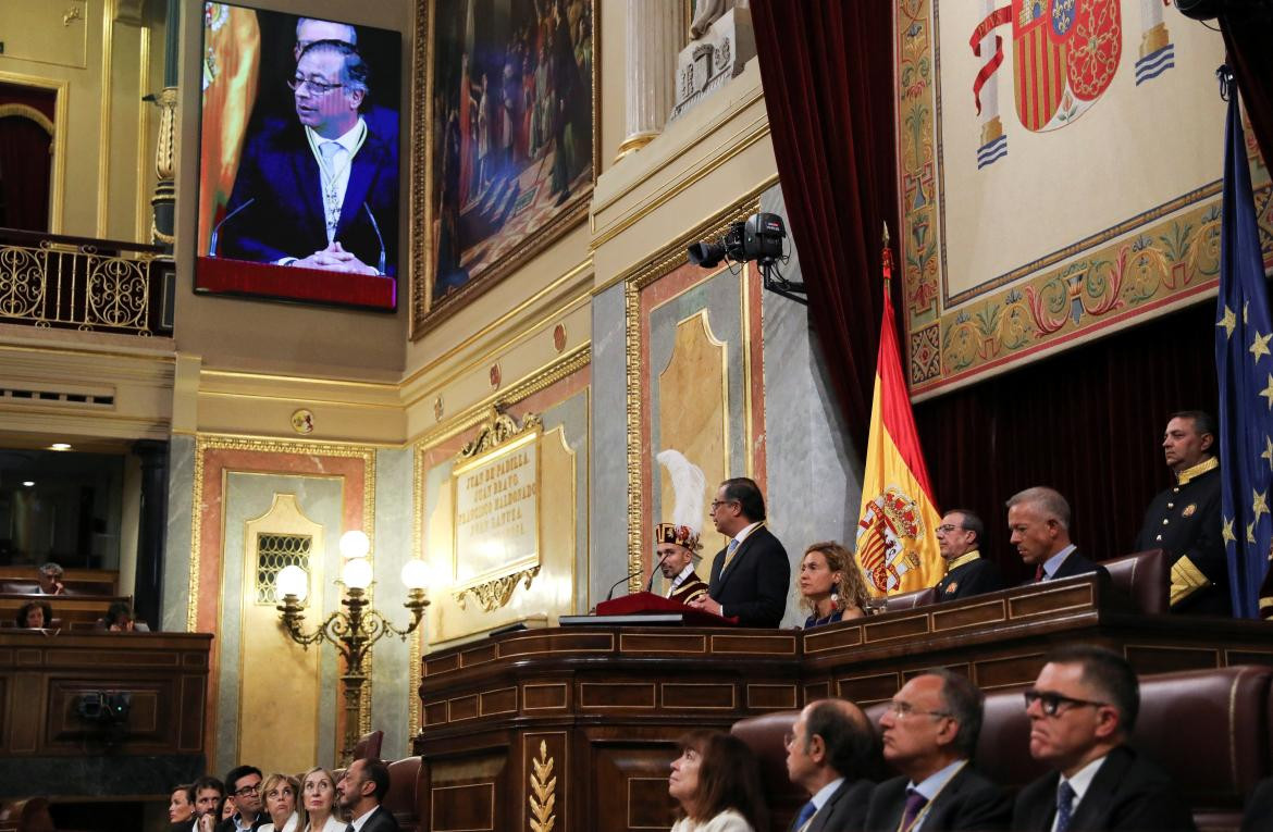 Petro, presidente de Colombia hablando en la cámara de diputados española. Foto: Reuters.