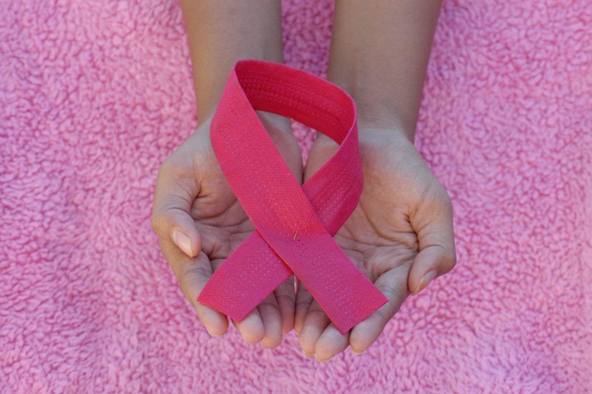 Cinta rosada contra el cáncer de mama. Foto: Unsplash