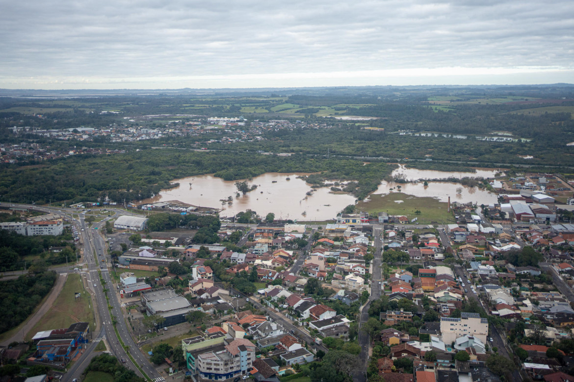 Suben a 12 los muertos por el paso de un ciclón por el sur de Brasil. Foto: EFE: