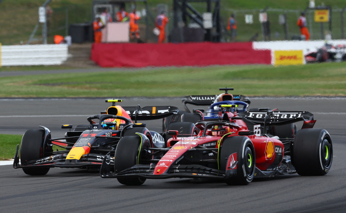 Fórmula 1: pelea entre una Ferrari, un Red Bull y un Williams. Foto: Reuters.