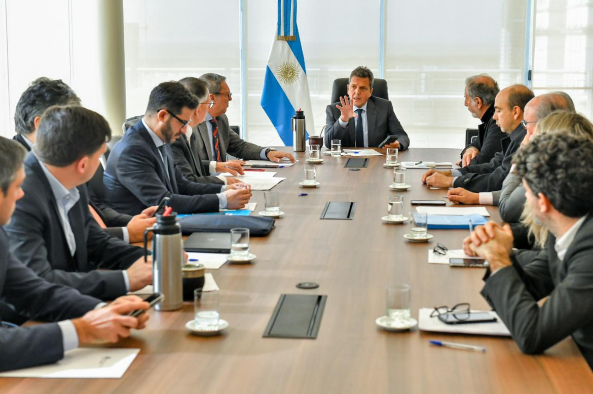 Reunión de Sergio Massa con su Gabinete económico. Foto: Prensa.