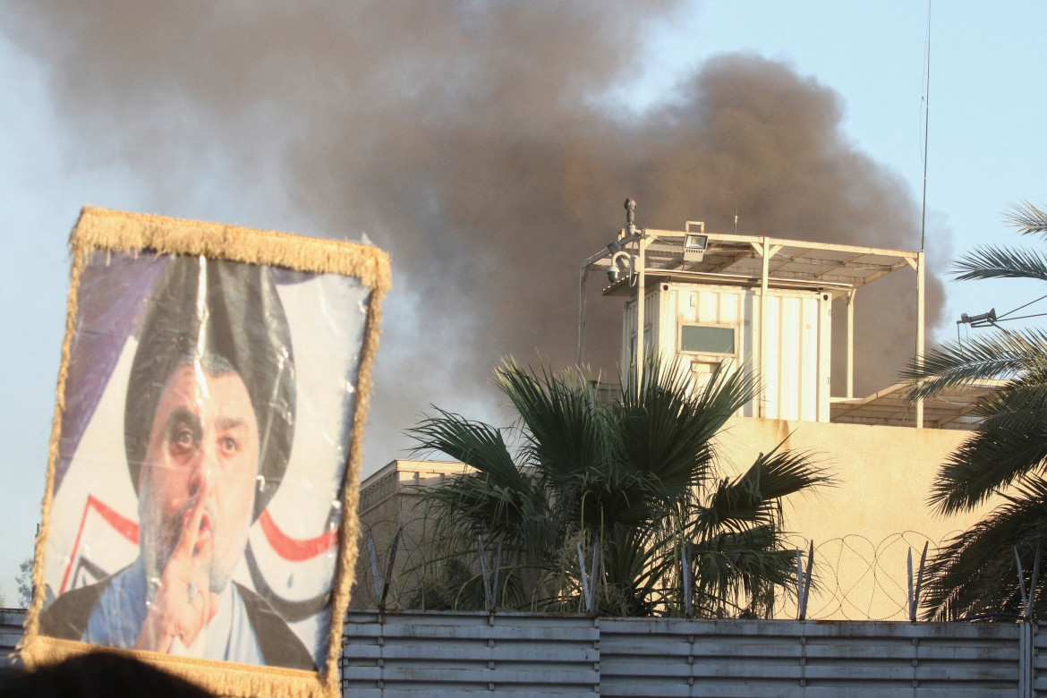 Ataque a la embajada de Suecia en Irak. Foto: Reuters.