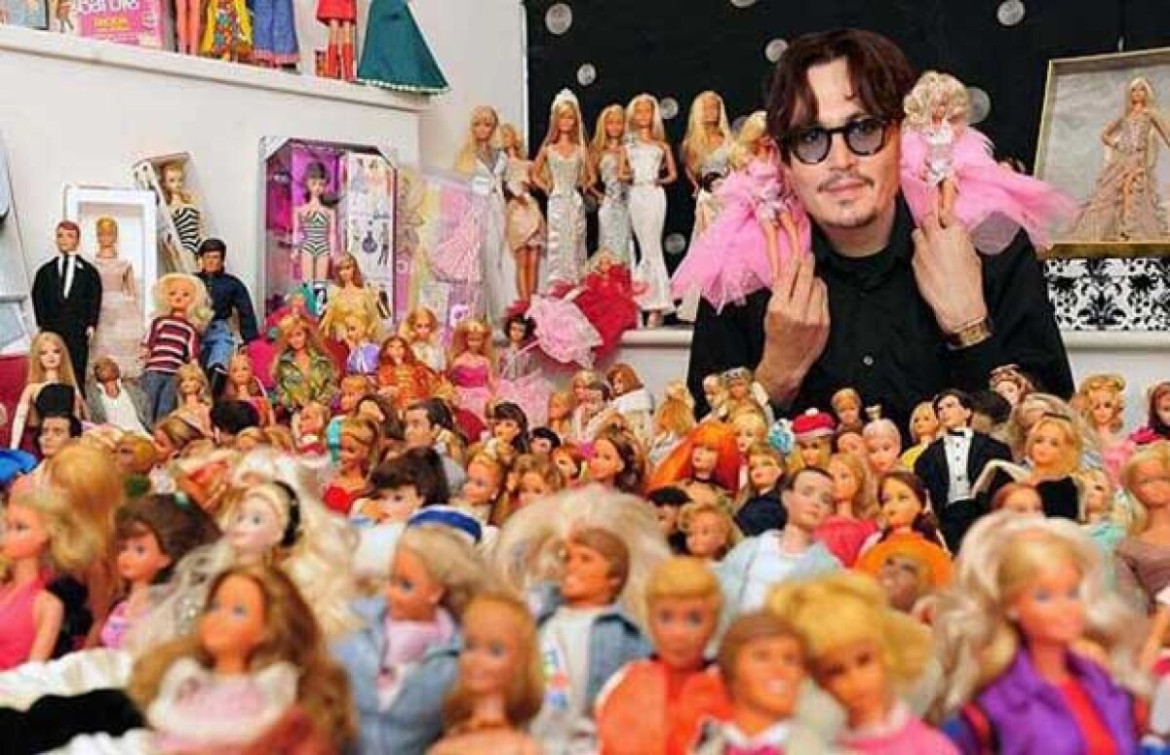 La colección de Barbies de Johnny Depp. Foto: Twitter.