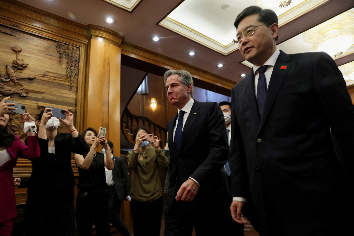 Qin Gang con Antony Blinken. Foto: Reuters.