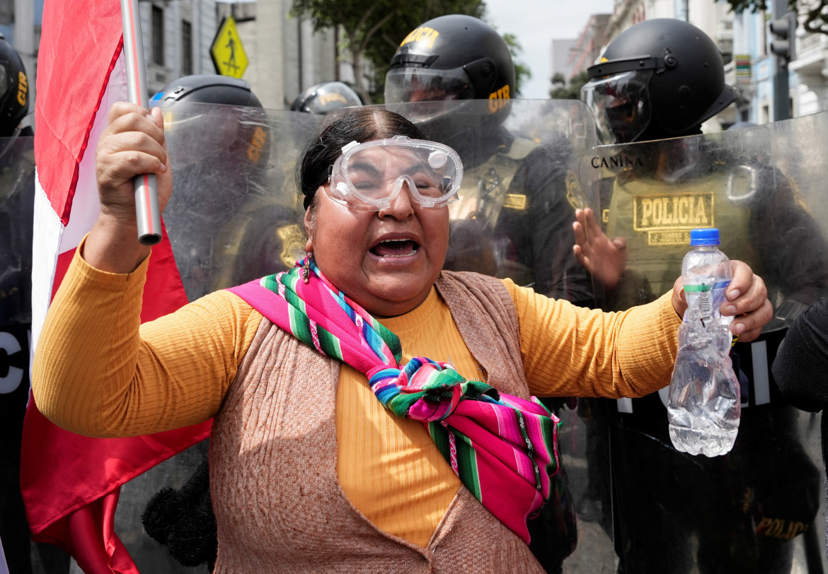 Represión en Perú. Foto: Reuters.
