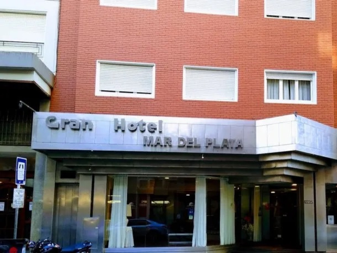 Hotel de Mar del Plata donde cayó una joven de 17 años en su viaje de egresados.