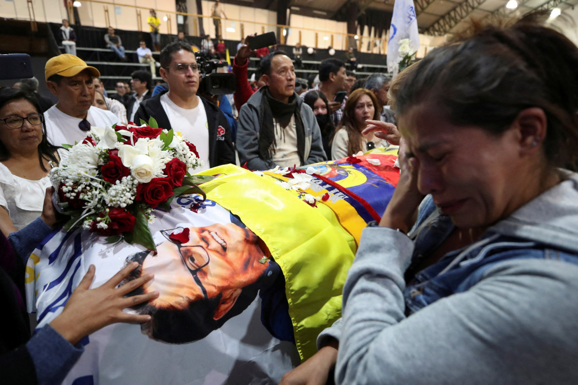 El funeral público de Fernando Villavicencio. Foto: Reuters.