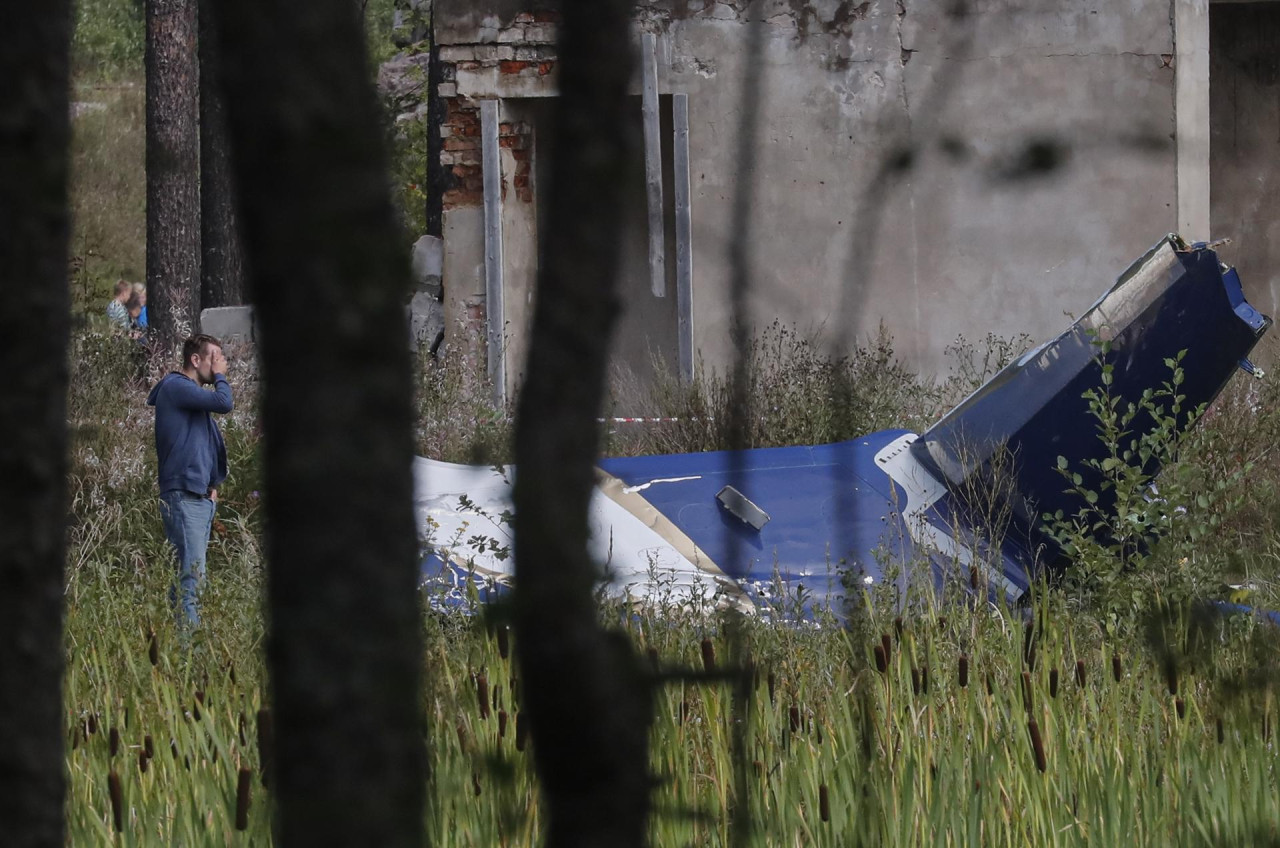 Restos del choque del avión en el que se cree viajaba Yevgeny Prigozhin. Foto: EFE.