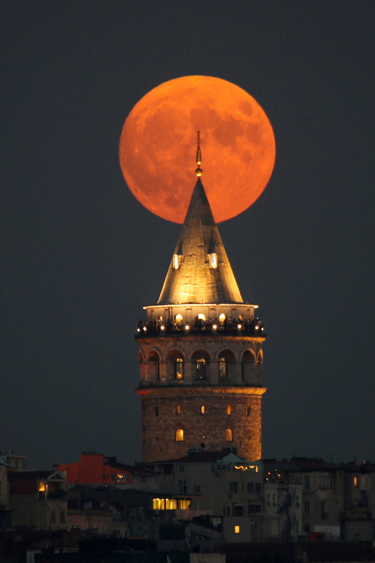 Superluna azul en Turquia. Foto: Reuters