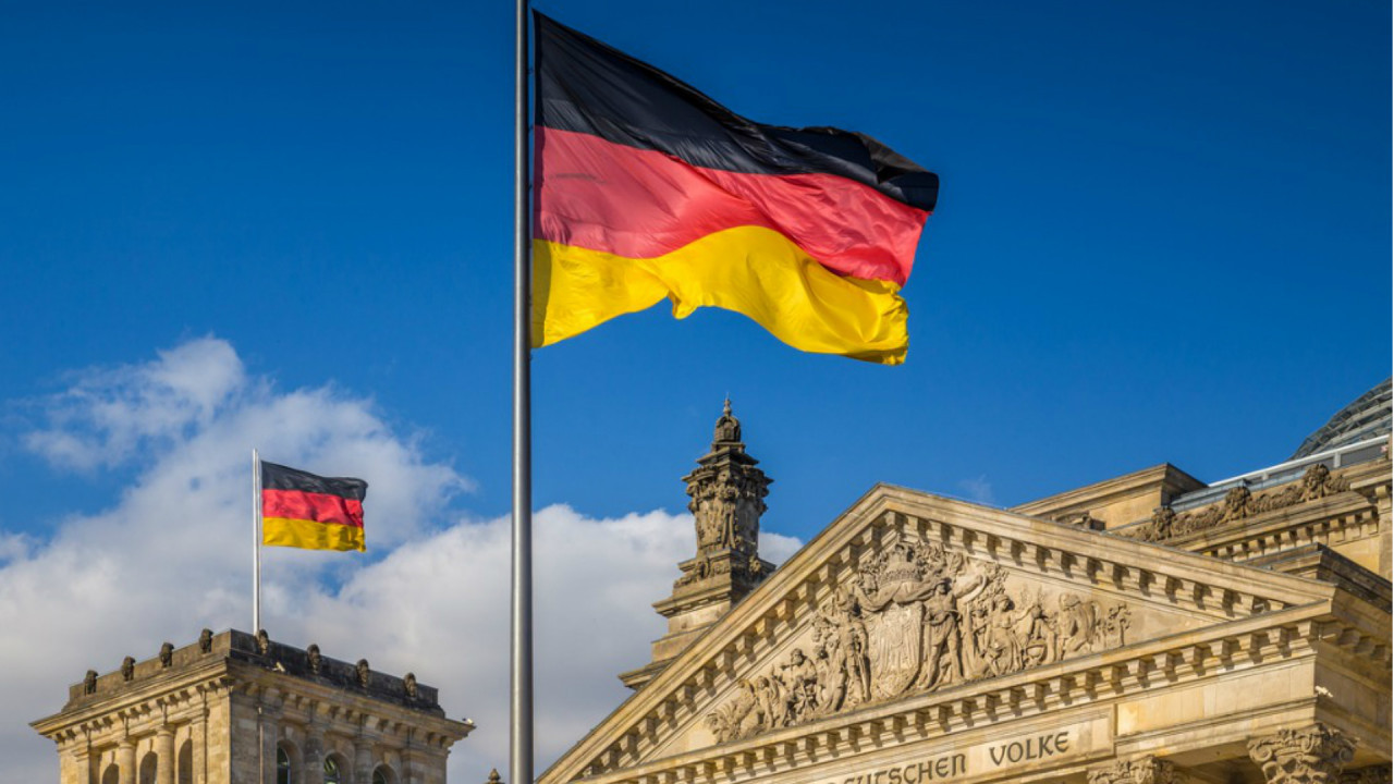 Bandera de Alemania en Berlín.