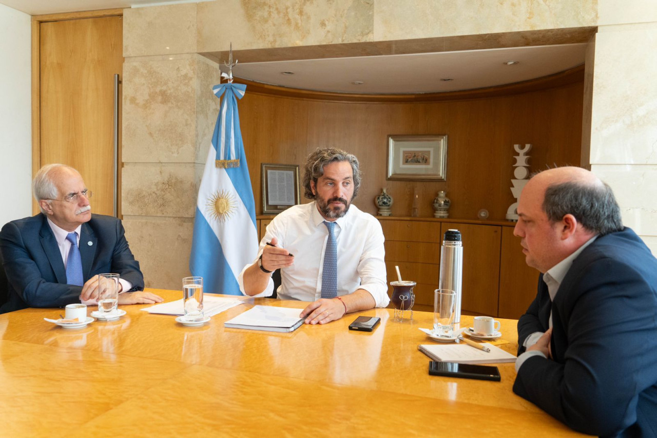 El canciller Santiago Cafiero, el ministro de defensa, Jorge Taiana, y el titular de Aerolíneas Argentinas. Foto: NA.