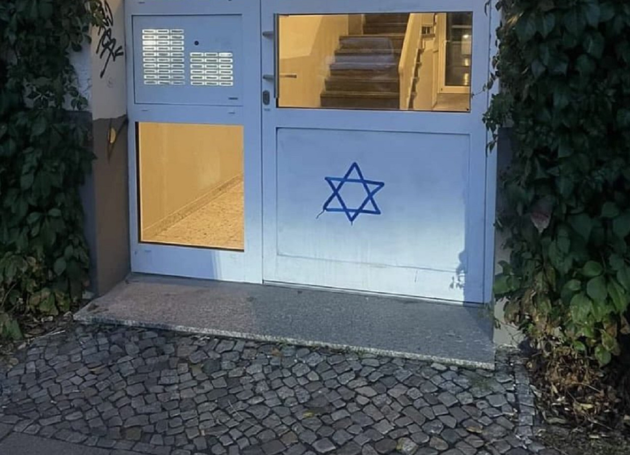 Marcaron casas en Israel con la estrella de David. Foto: redes sociales.
