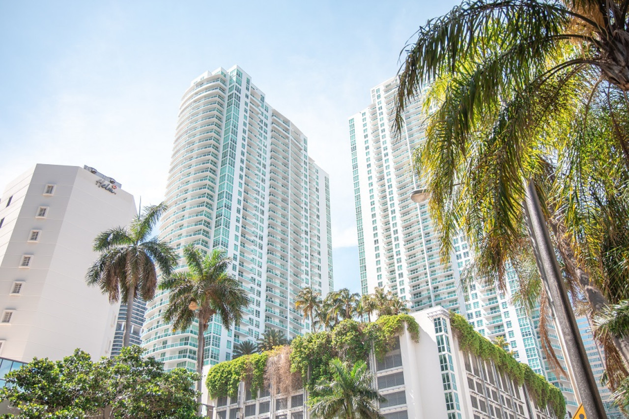 En la lista de las 20 principales áreas metropolitanas de EE.UU. según el valor total de sus bienes raíces, Miami-Fort Lauderdale figura en el quinto lugar. Foto: Unsplash.