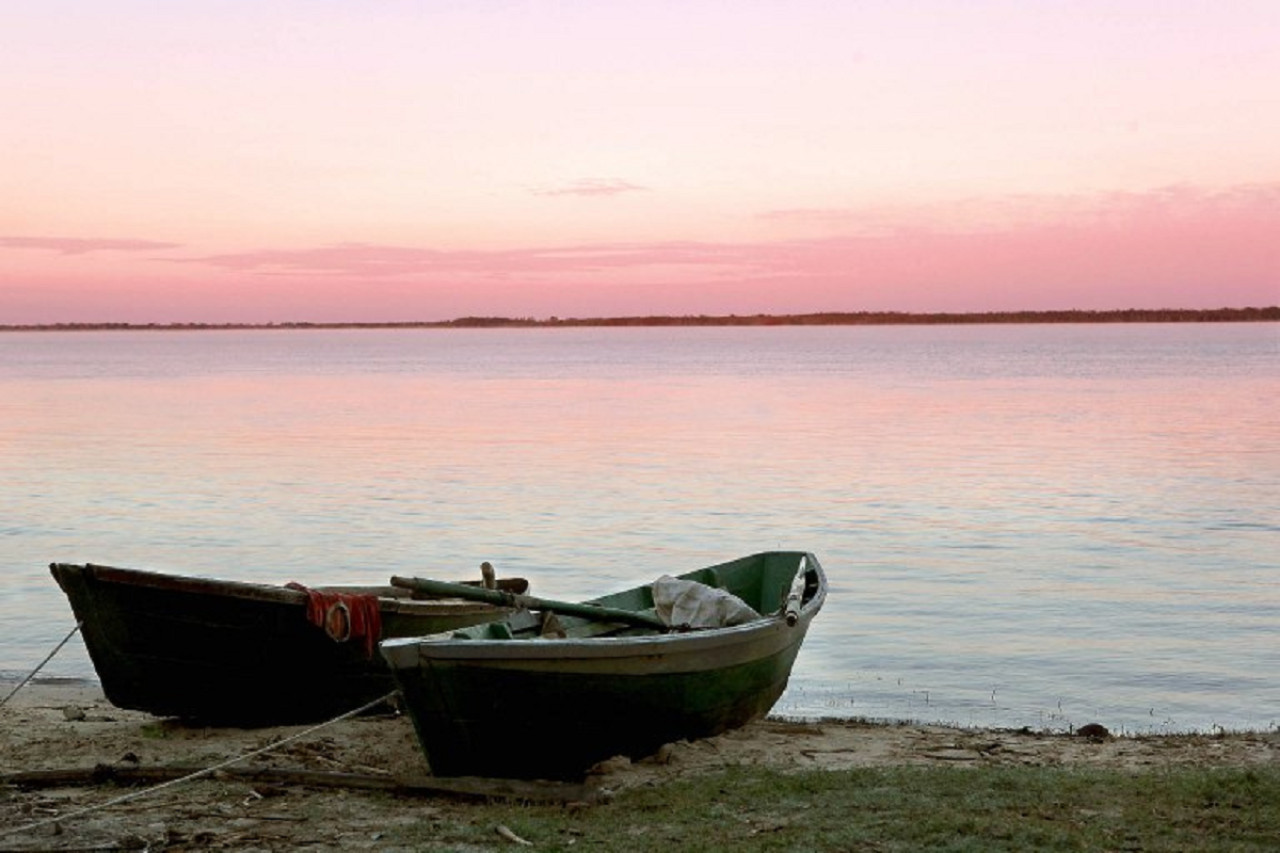 El Río Uruguay, en la altura de la costanera de la Ciudad de Corrientes. Foto: NA.