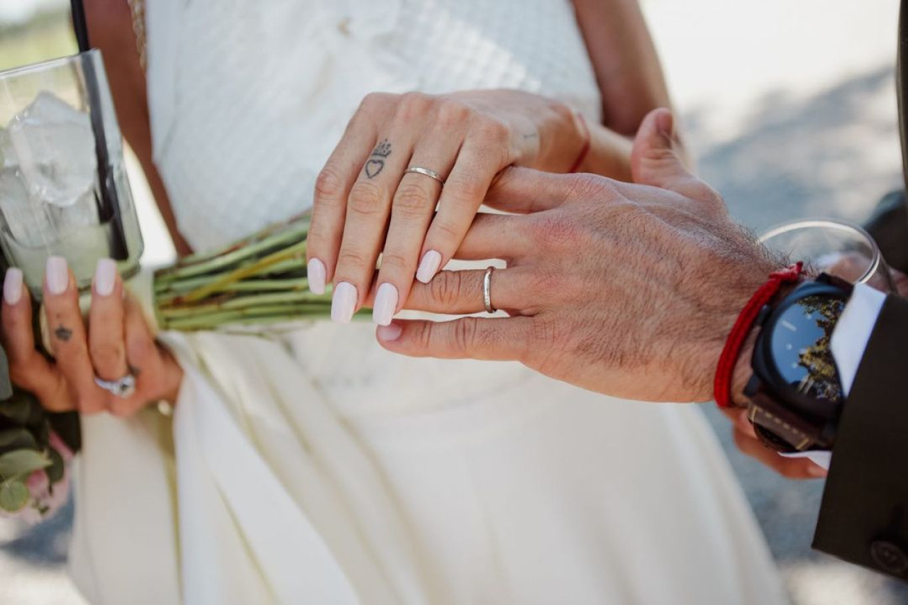 Manuel Urcera confesó que no usará el anillo de bodas. Foto: Instagram @nikitaneumannoficial.