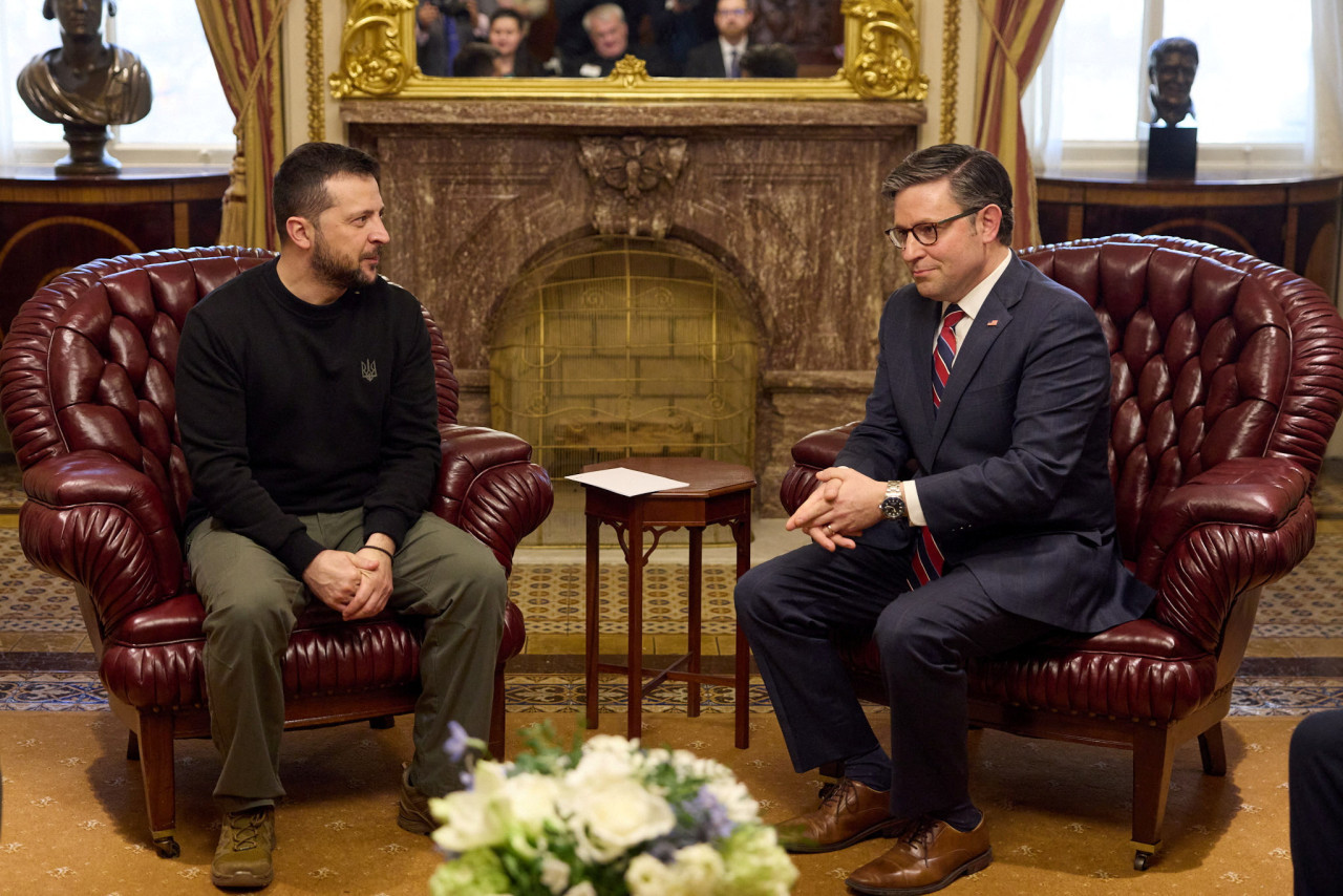 Reunión entre Mike Johnson y Volodímir Zelenski. Foto: Reuters