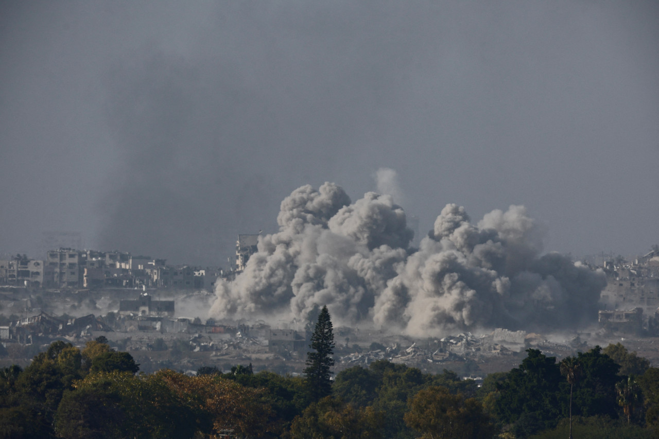 Ataque israelí en Gaza. Foto: Reuters