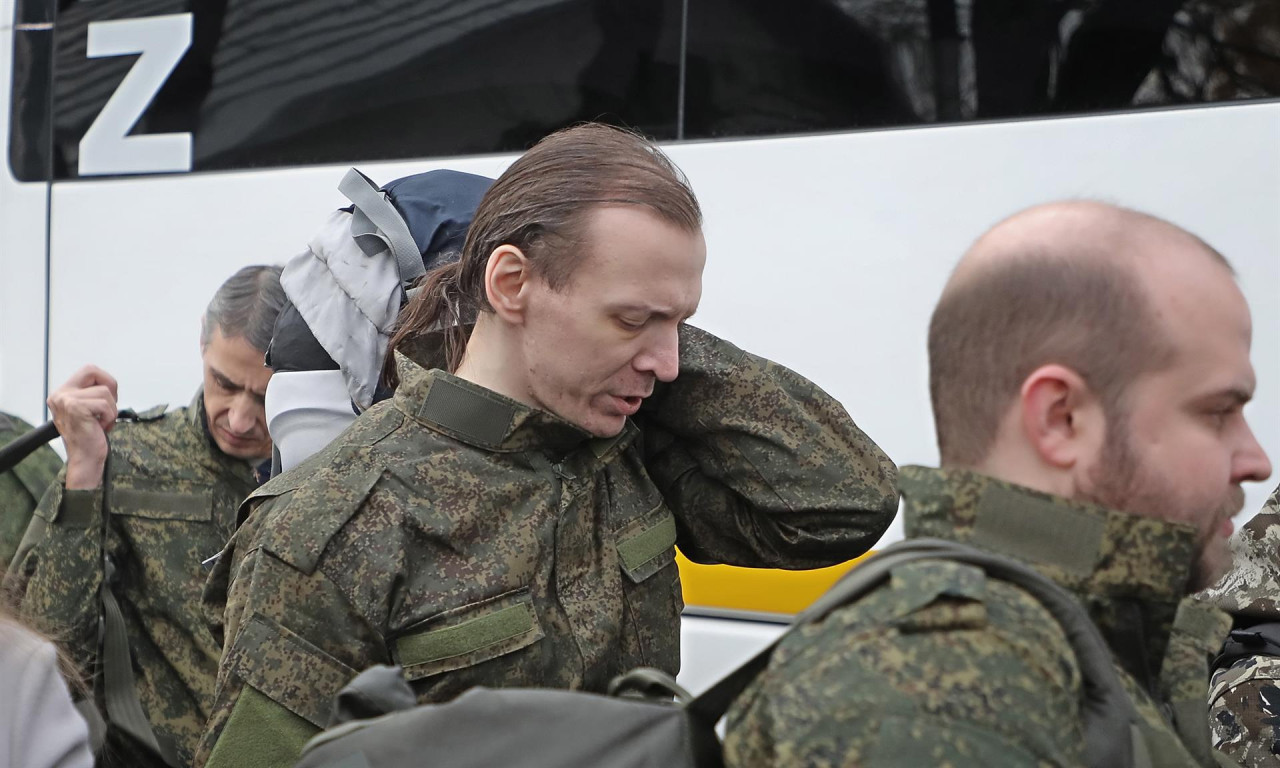 Soldados rusos rumbo a la guerra. Foto: EFE