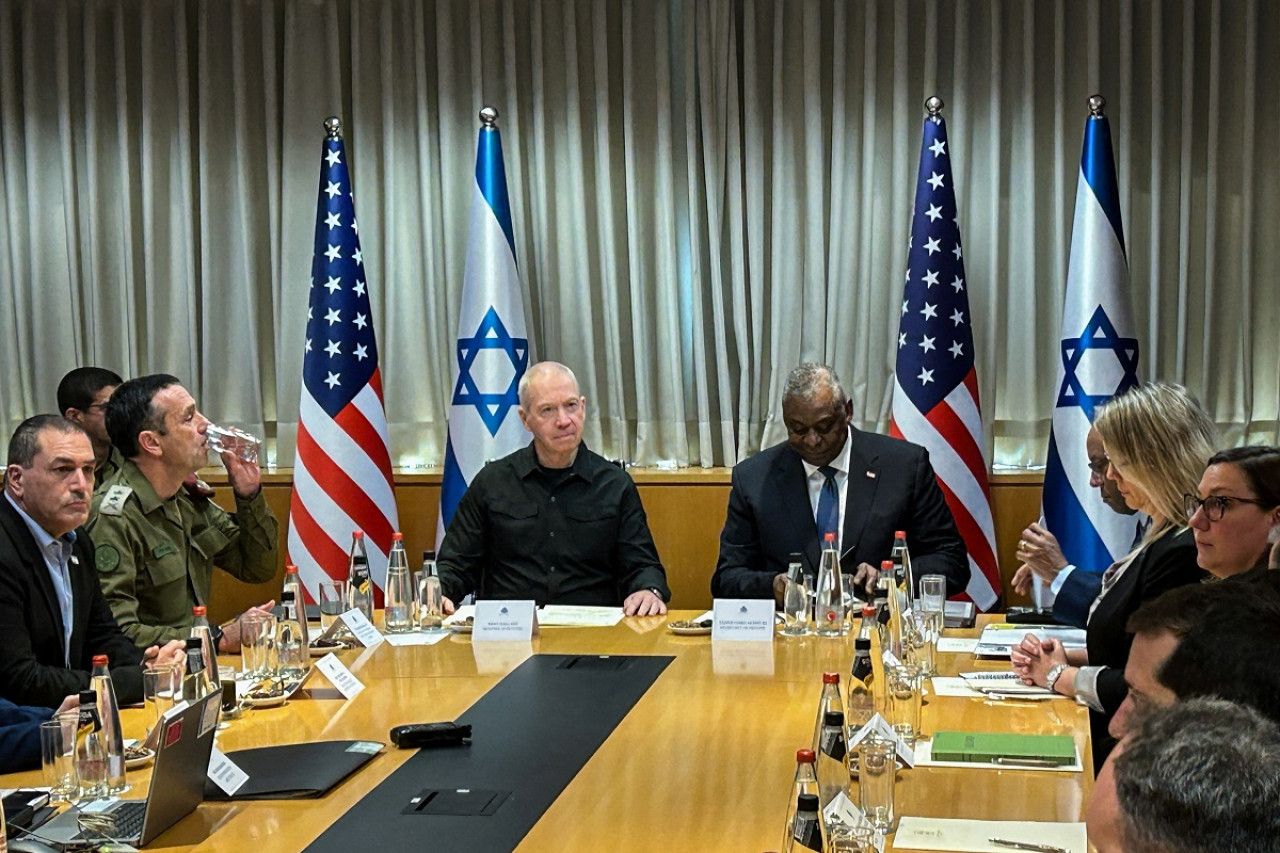 La reunión entre Yoav Gallant y Lloyd Austin. Foto. Reuters.