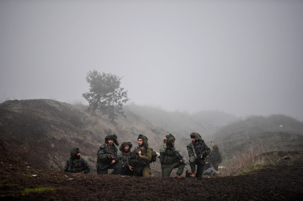 Soldados israelíes en la frontera entre Israel y el Líbano. Foto: Reuters.