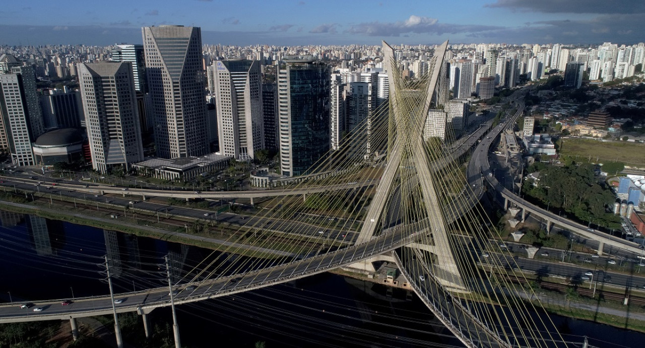 Puente atirantado Octavio Frias de Oliveira en Sao Paulo, Brasil. Foto: Reuters.
