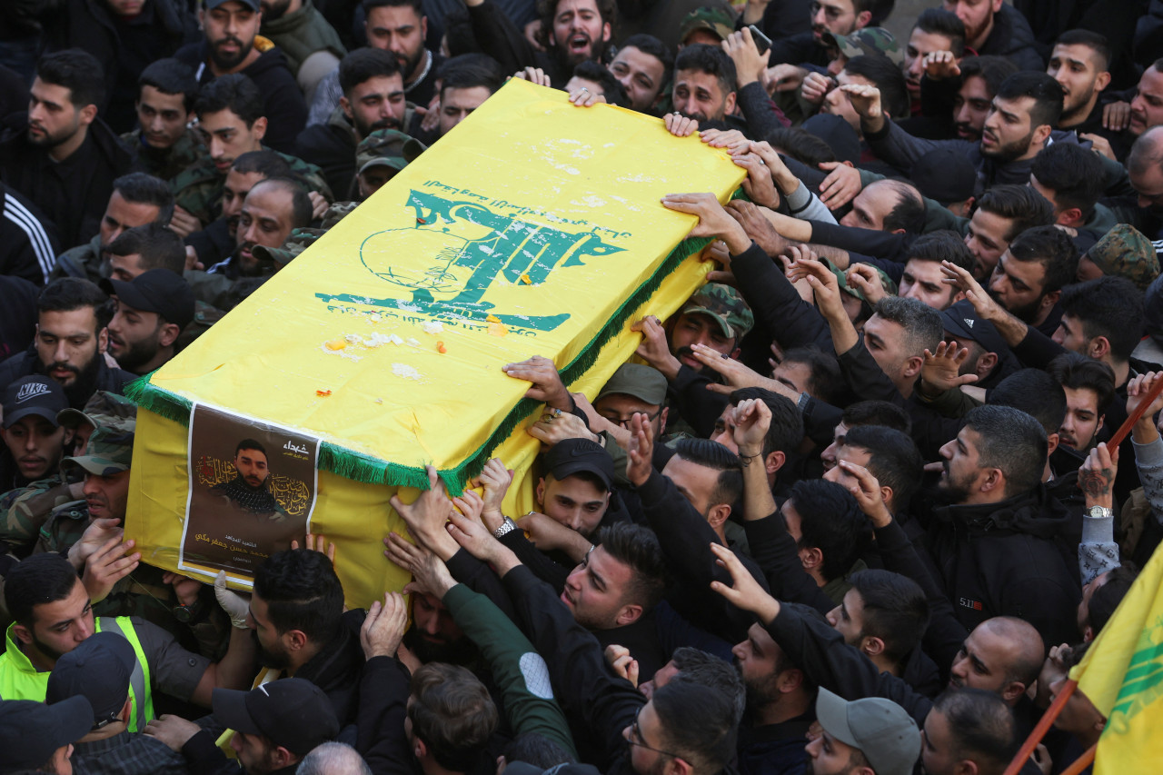 Funeral de un miembro de Hezbollah. Foto: Reuters