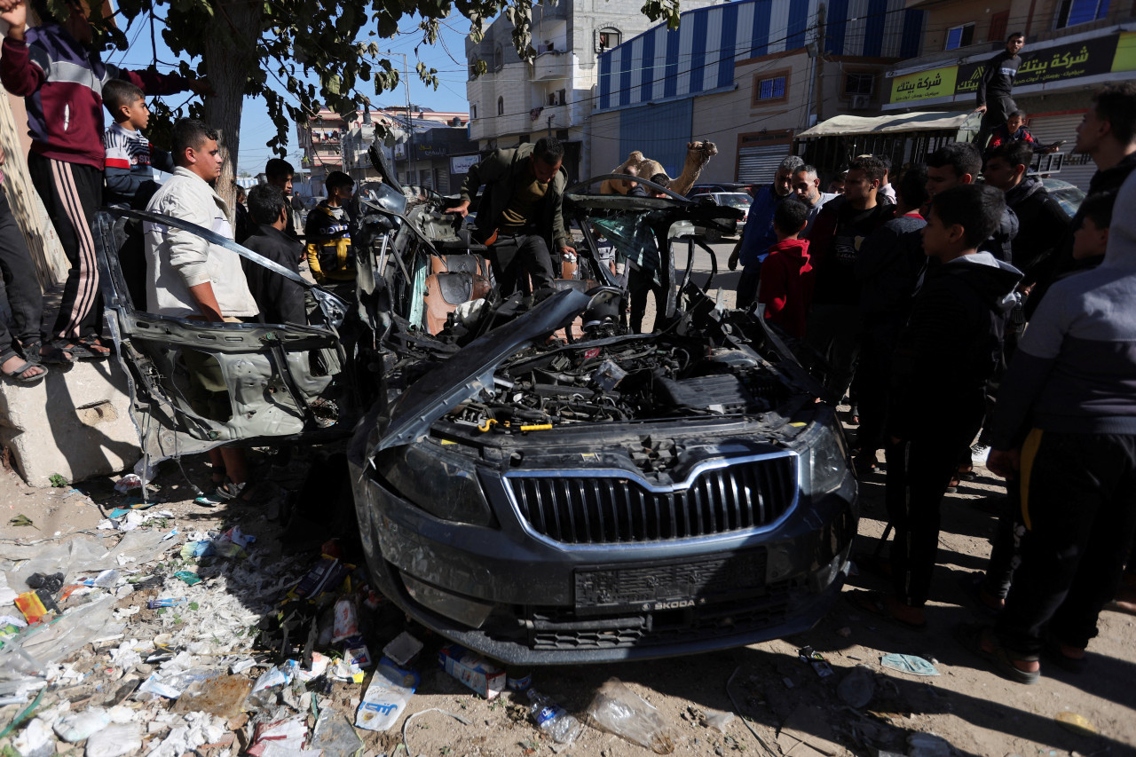 El auto de Hamza al Dahdouh fue alcanzado por el ataque aéreo israelí. Foto: Reuters