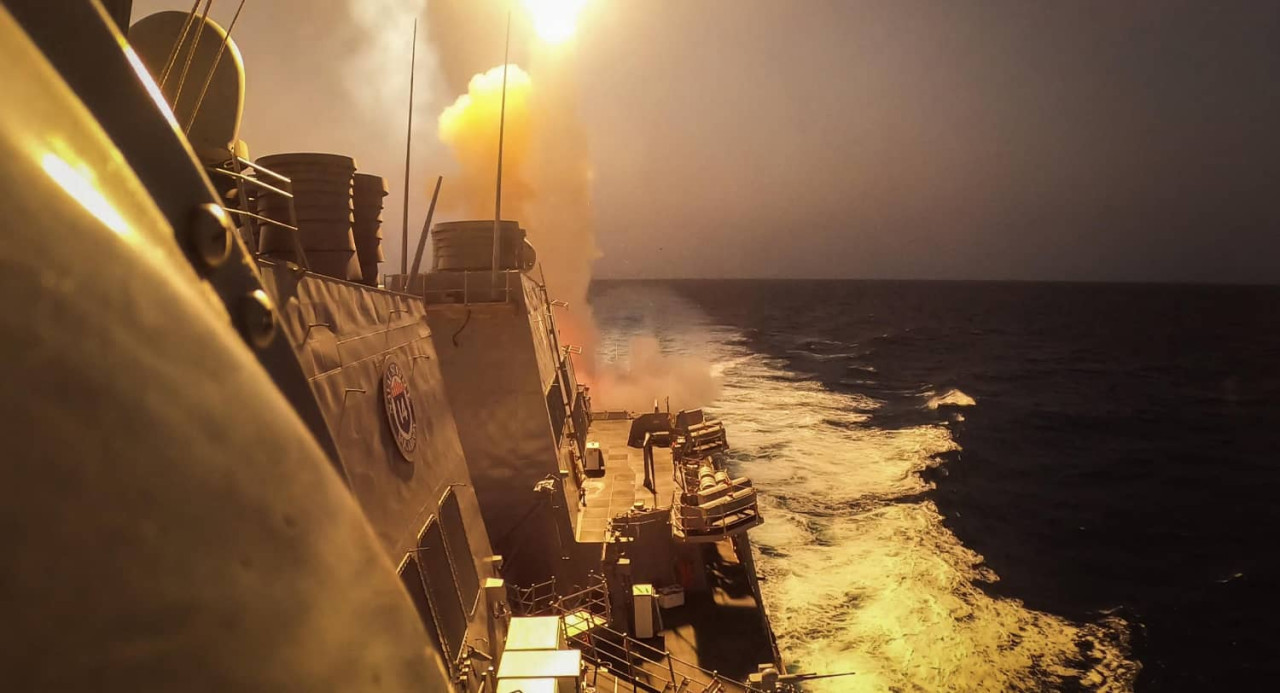 USS Carney, el destructor de la Armada de Estados Unidos en el mar Rojo. Foto: Reuters.
