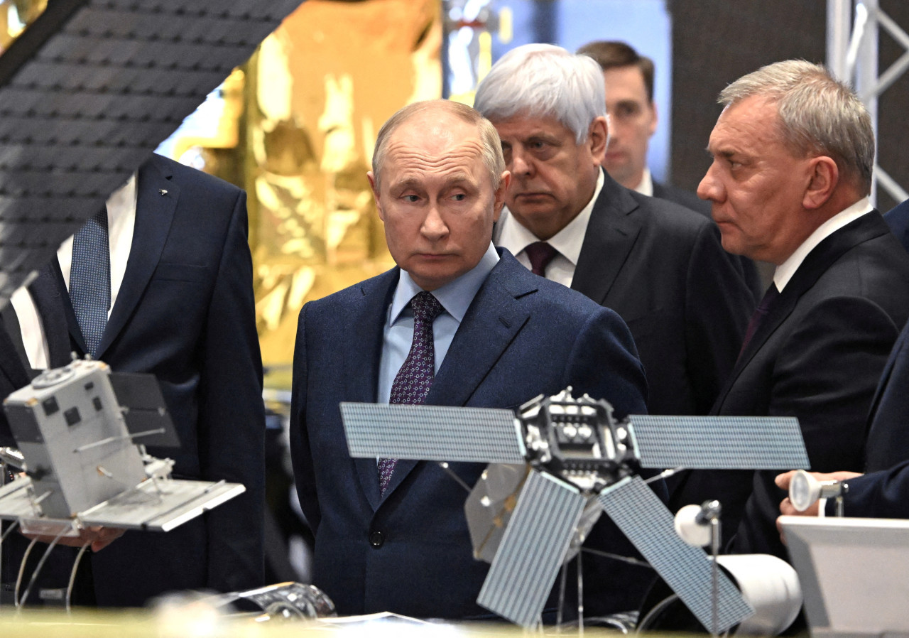 Putin visita un centro espacial y de cohetes en las afueras de Moscú. Foto: Reuters