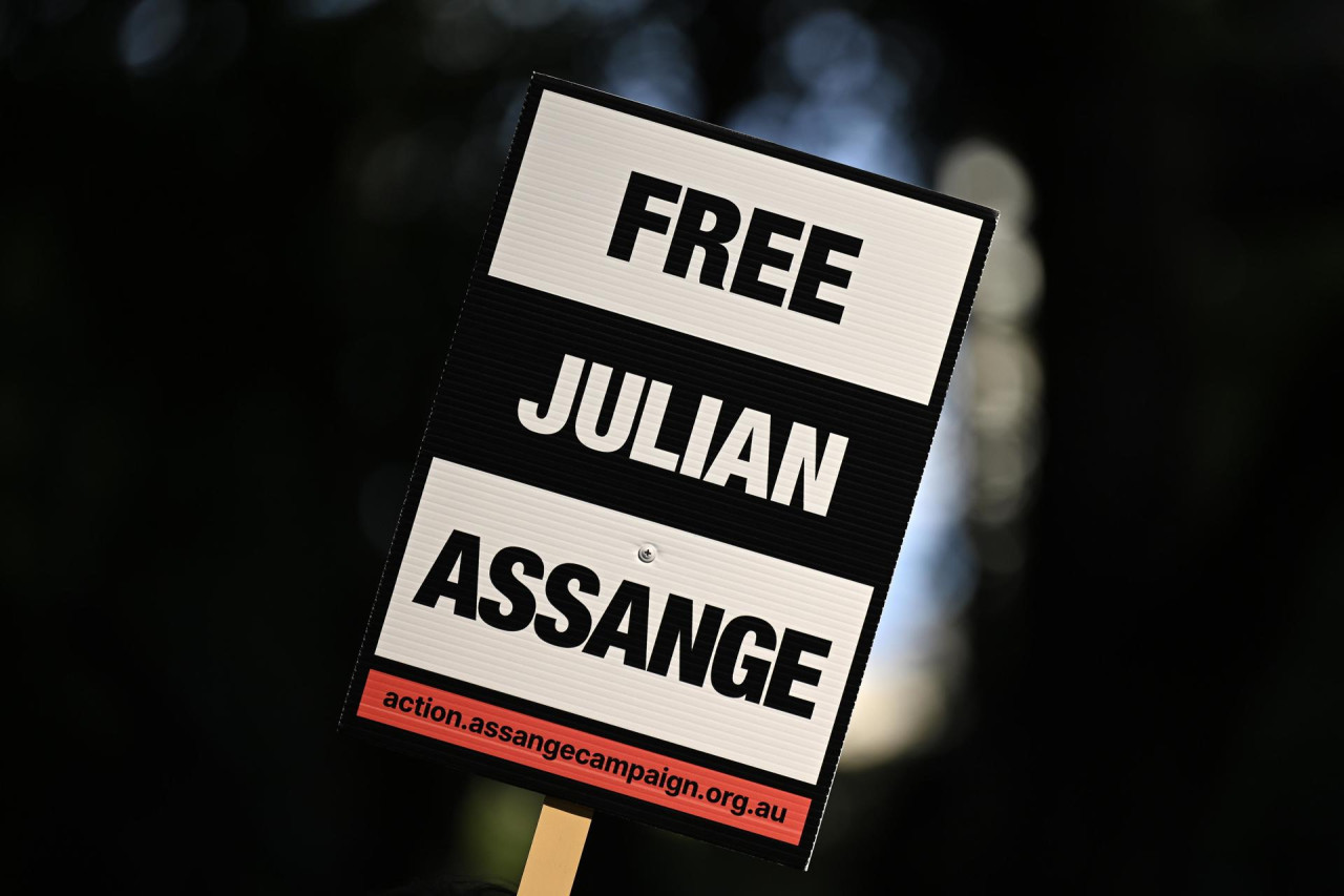 Protesta por la libertad de Julián Assange. Foto: EFE.