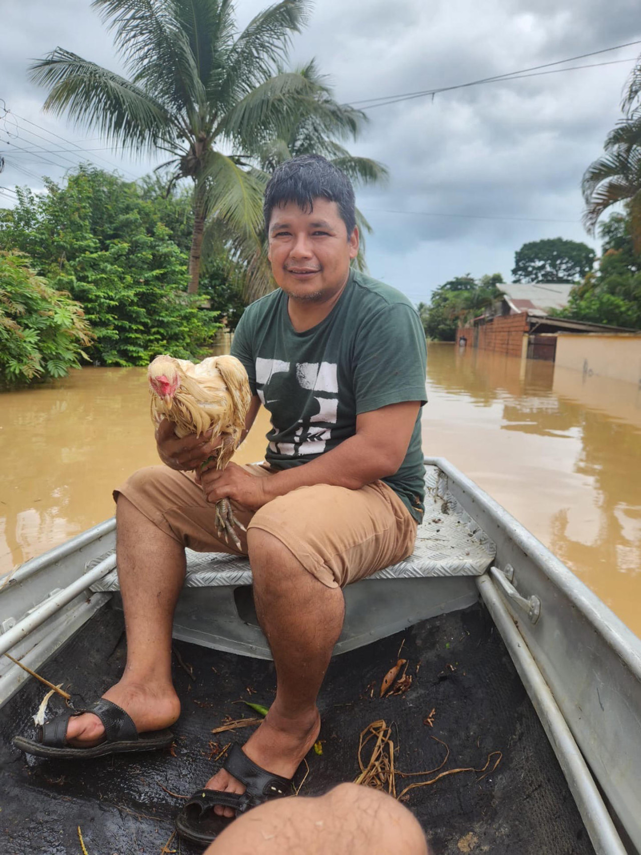 Rescataron animales de las inundaciones en Bolivia. Foto: EFE.