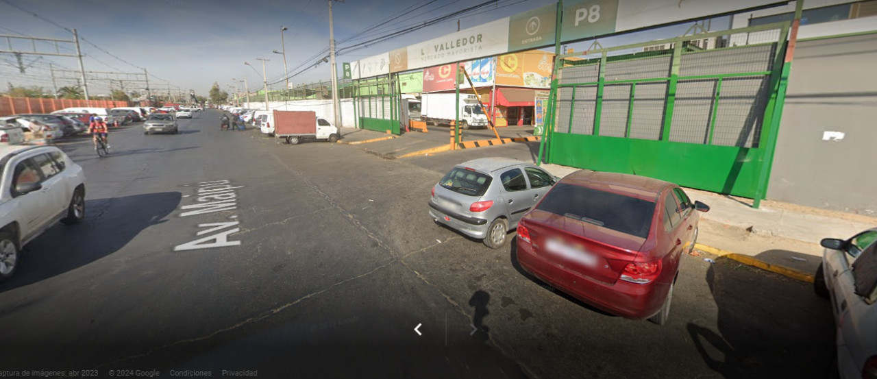 La entrada del Mercado Lo Valledor en Santiago de Chile. Foto: Google Maps.