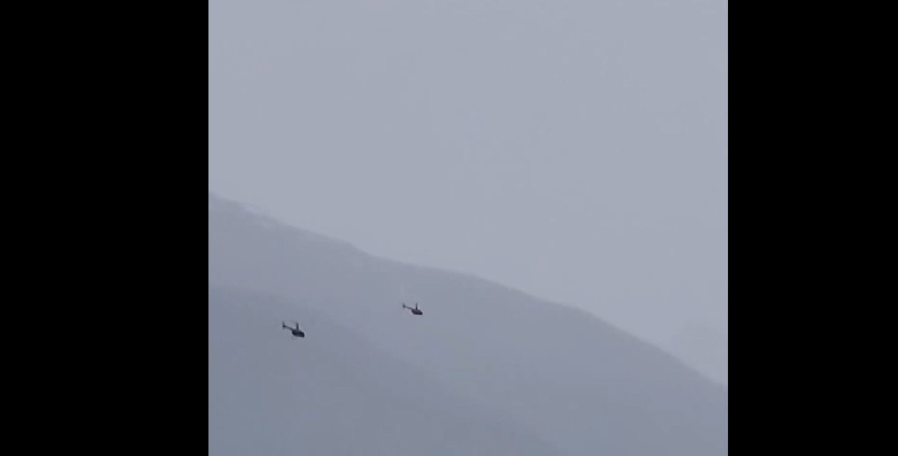 Las imágenes de los helicópteros sobrevolando el Glaciar Perito Moreno. Foto:  Captura video.