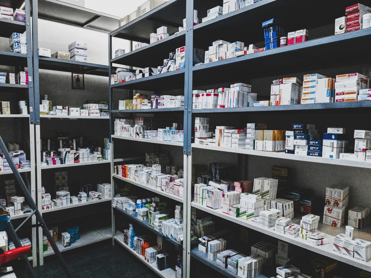 Medicamentos, farmacia. Foto: Unsplash.