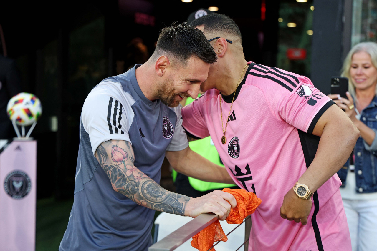 Daddy Yankee y Messi. Foto: Reuters.