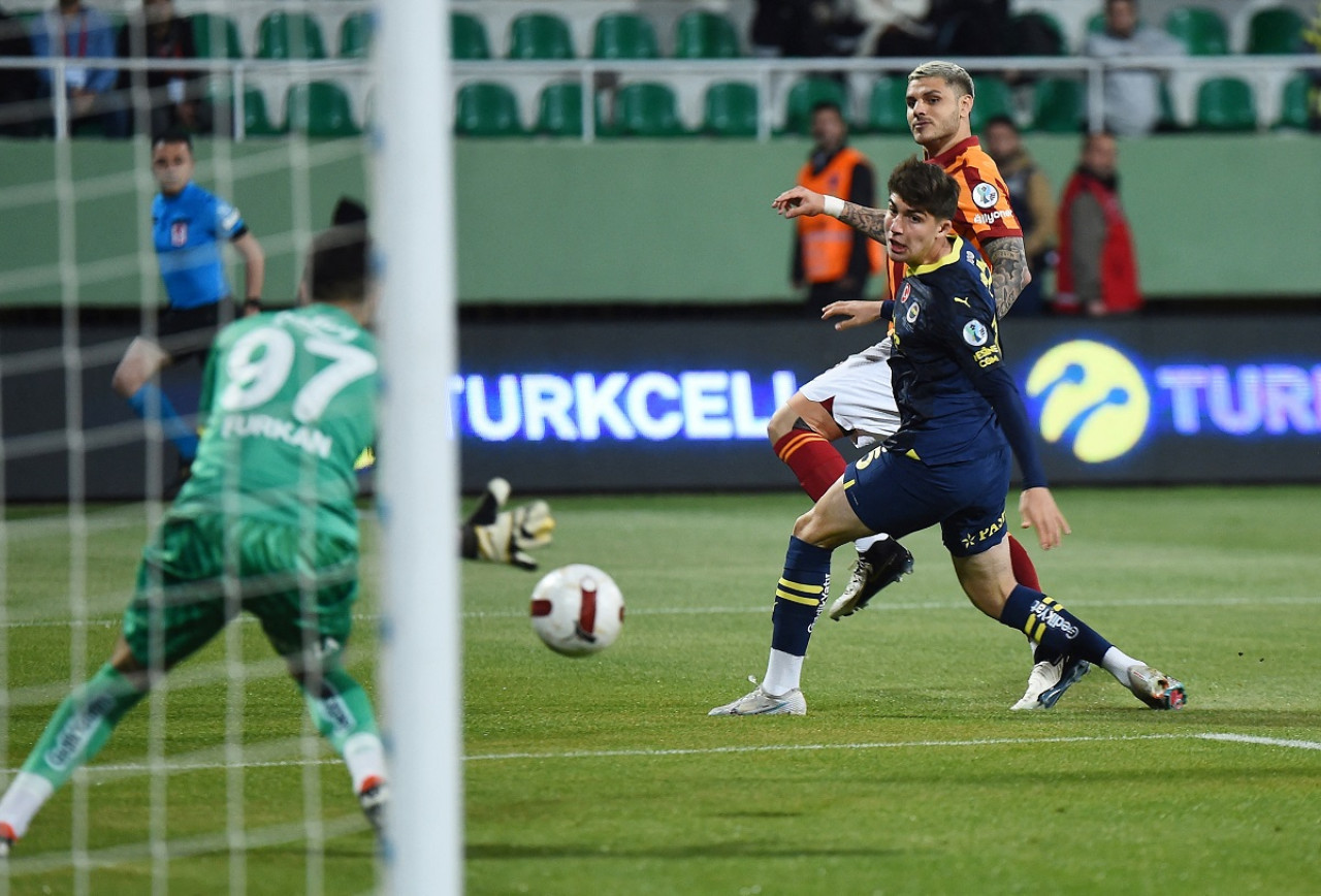 Escándalo en la final de la Supercopa de Turquía. Foto: Reuters.