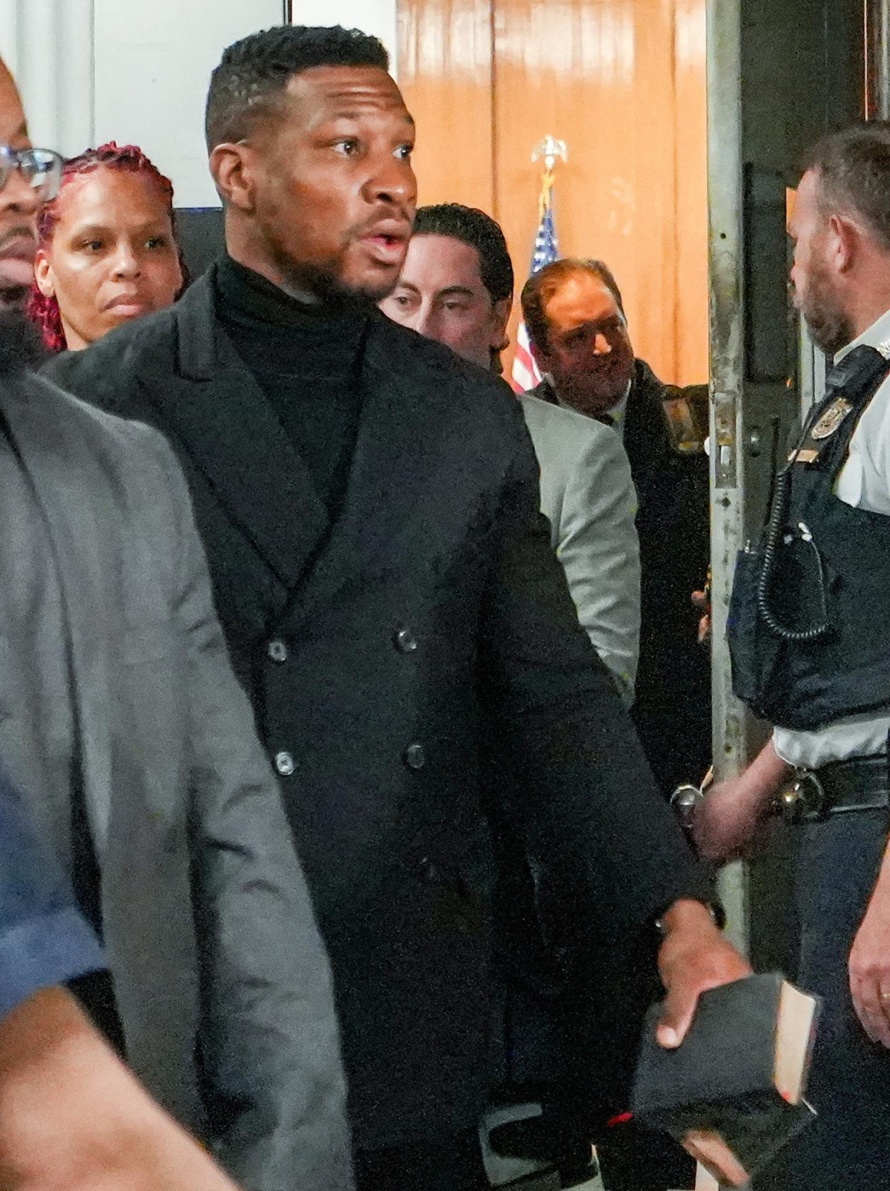 Jonathan Majors fue sentenciado en un tribunal de Manhattan. Foto: EFE.