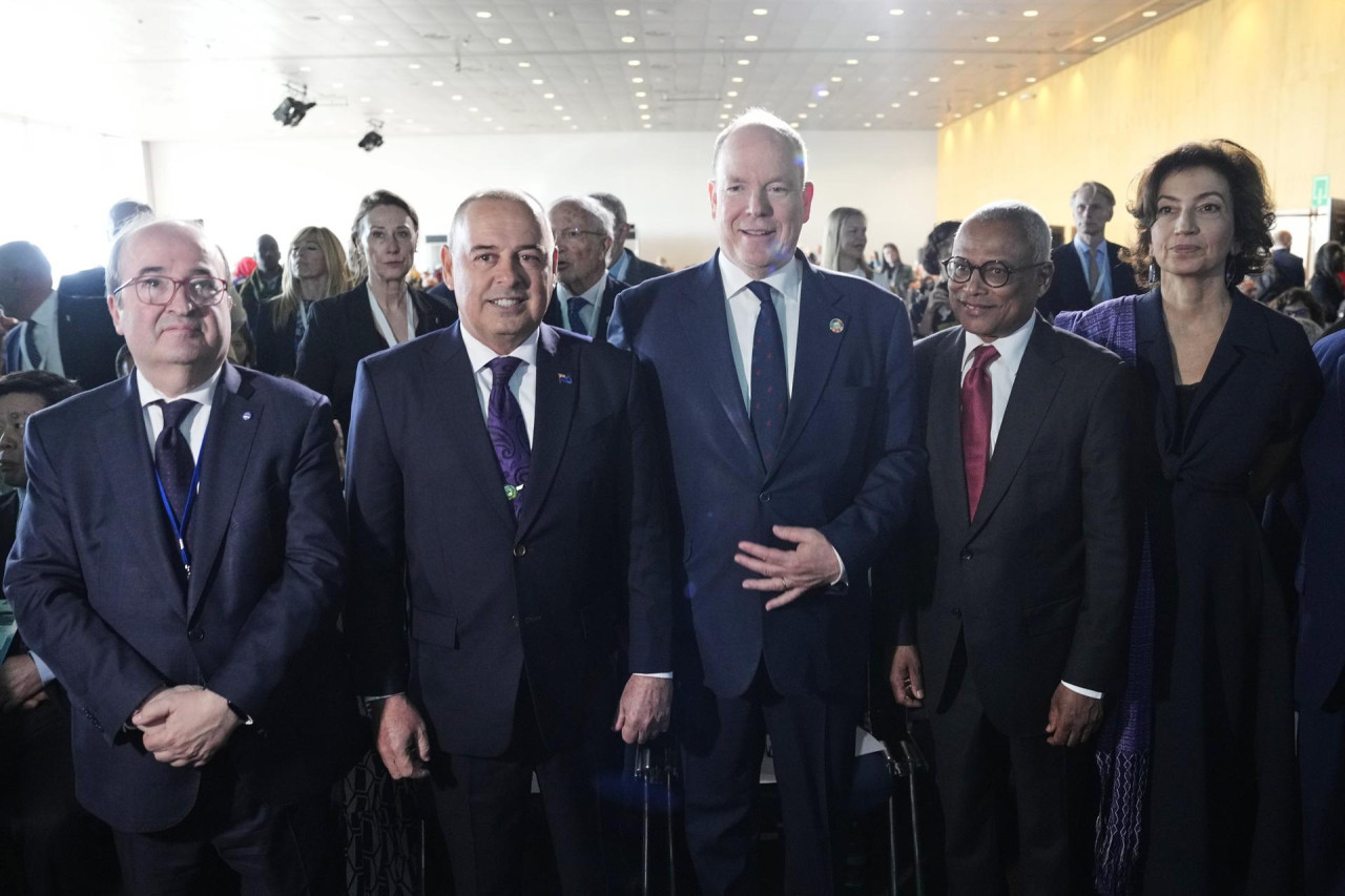 Líderes internacionales reunidos en la sesión de apertura de la Conferencia del Decenio del Océano. Foto: EFE.